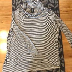 Agnes & Dora high/lo top size XS